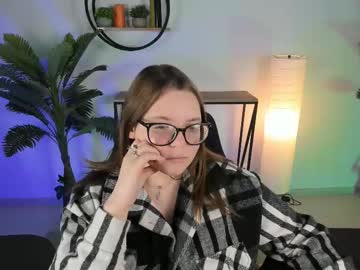 Robinrowe Chaturbate stream image from February 19, 2025