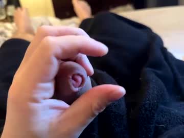Xoxowtf Chaturbate stream image from February 19, 2025