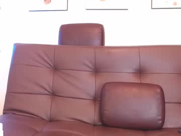Aleezafrench Chaturbate stream image from February 19, 2025