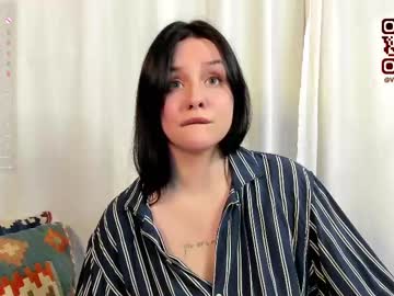 Bad_Birdie Chaturbate stream image from February 19, 2025