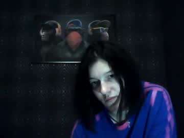 Goldenliina Chaturbate stream image from February 19, 2025