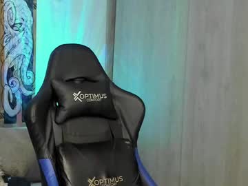 Dave_Max93 Chaturbate stream image from February 19, 2025