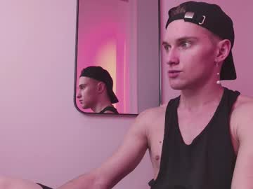 Hardinross Chaturbate stream image from February 19, 2025
