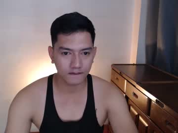 Hotyangsterph Chaturbate stream image from February 19, 2025