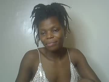 Sweet_Berriees Chaturbate stream image from February 19, 2025