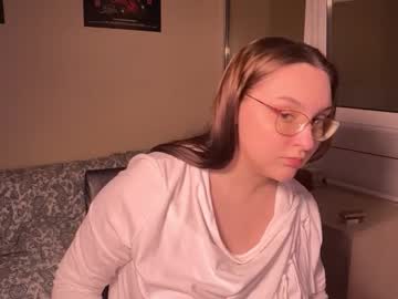 Wievin Chaturbate stream image from February 19, 2025