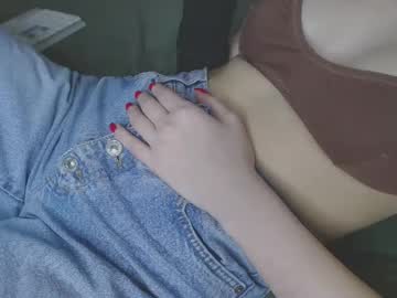 Kiradoll25 Chaturbate stream image from February 19, 2025