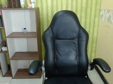 Julia_Skye Chaturbate stream image from February 19, 2025