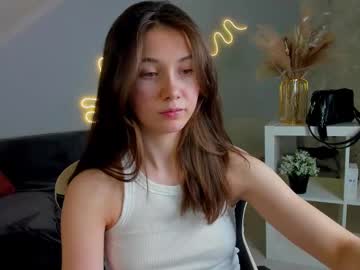Lilit_Brow Chaturbate stream image from February 19, 2025