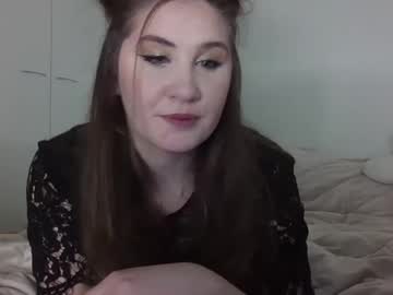 Lilyshade Chaturbate stream image from February 19, 2025