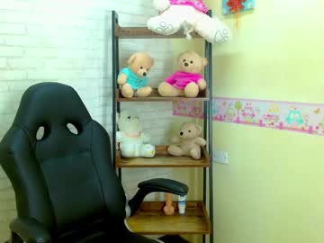 Lina_Parkers Chaturbate stream image from February 19, 2025