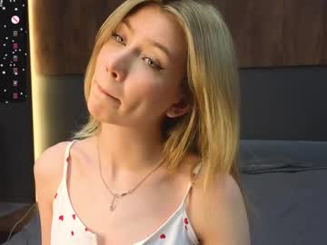 Rainauge Chaturbate stream image from February 19, 2025