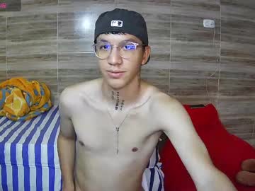 Aaronthomas_ Chaturbate stream image from February 19, 2025