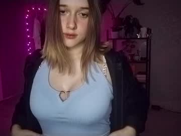 Kamilla_Shy Chaturbate stream image from February 19, 2025