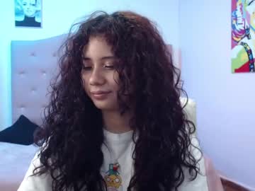 Mayamoira Chaturbate stream image from February 19, 2025