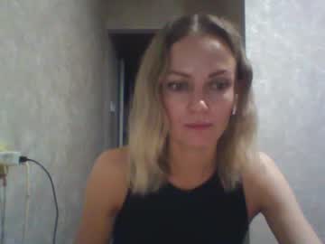Mia_Nn Chaturbate stream image from February 19, 2025