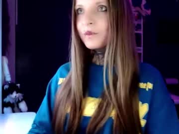 Inesdesire Chaturbate stream image from February 19, 2025