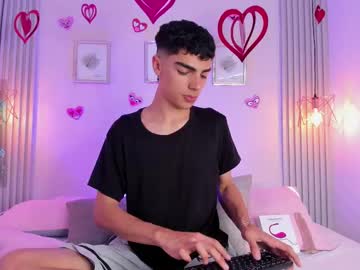 Maxowen__ Chaturbate stream image from February 19, 2025