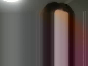 Qenau22 Chaturbate stream image from February 19, 2025