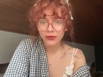 Tiksie Chaturbate stream image from February 19, 2025