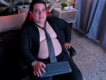 Bigmaximo Chaturbate stream image from February 19, 2025