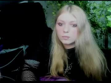 Blacklimoon Chaturbate stream image from February 19, 2025