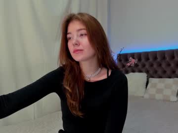 Ella_Mayers Chaturbate stream image from February 19, 2025