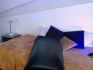 Hot_Little_Bunny Chaturbate stream image from February 19, 2025