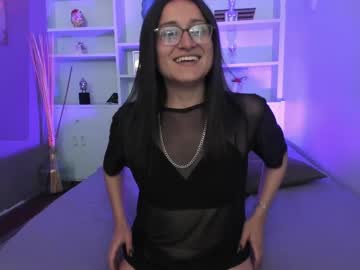 Lucy_Williiams Chaturbate stream image from February 19, 2025