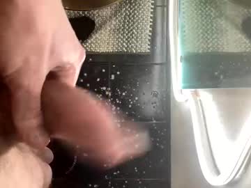 Beeeweezy Chaturbate stream image from February 19, 2025