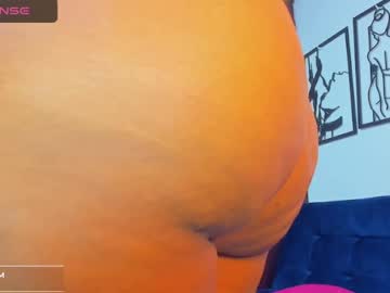Roxanasmiith Chaturbate stream image from February 19, 2025