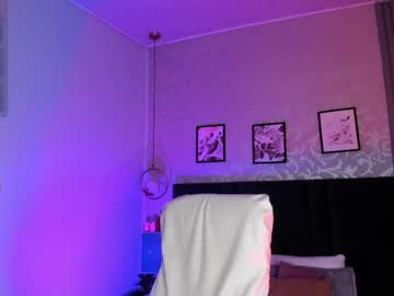 Lara_Bombshell Chaturbate stream image from February 20, 2025