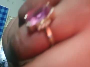 Prettylips3 Chaturbate stream image from February 20, 2025
