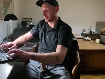 Gilbertlachsmann Chaturbate stream image from February 20, 2025