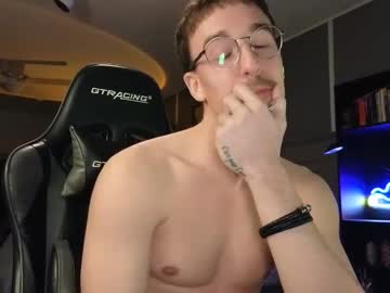 Andyxb Chaturbate stream image from February 20, 2025
