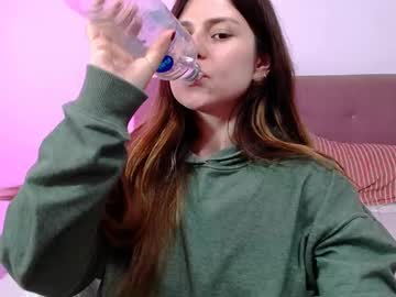 Miacherryxw Chaturbate stream image from February 20, 2025