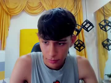 Eliasblue Chaturbate stream image from February 20, 2025