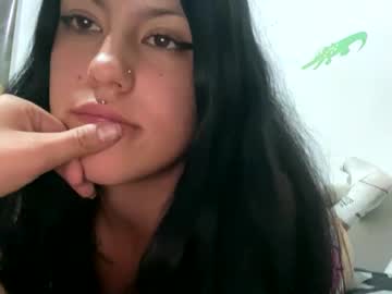 Nikyyyy333 Chaturbate stream image from February 20, 2025