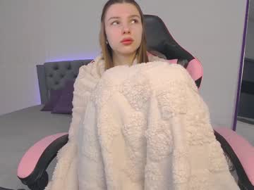 Miamonroee Chaturbate stream image from February 20, 2025