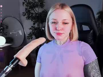 Q__Kiwi Chaturbate stream image from February 20, 2025