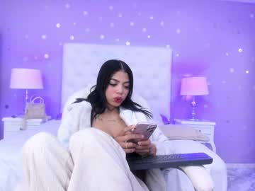 Zoe_Kravitx Chaturbate stream image from February 20, 2025