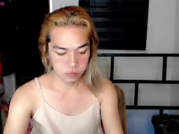 Foxyinnocentstar Chaturbate stream image from February 20, 2025