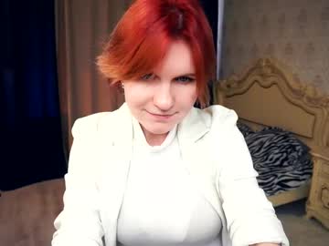 Maxinecunard Chaturbate stream image from February 20, 2025