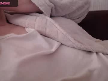 Lenagolden Chaturbate stream image from February 20, 2025