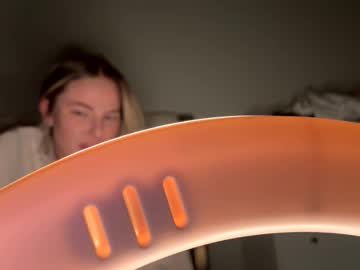Cutiepie0jenna Chaturbate stream image from February 20, 2025