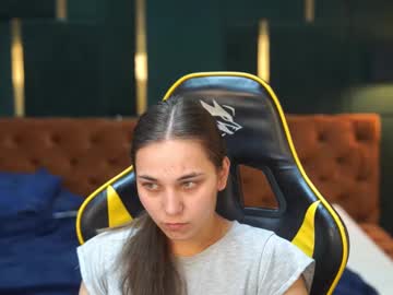 Evelinadreamer Chaturbate stream image from February 20, 2025