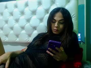 Kamilathopsom Chaturbate stream image from February 20, 2025
