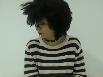 Latinadreamy Chaturbate stream image from February 20, 2025