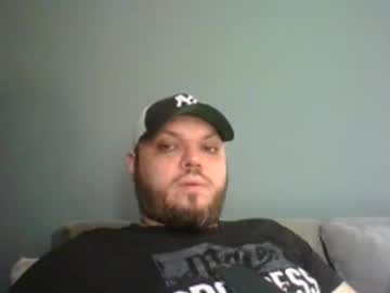 Glusgan Chaturbate stream image from February 20, 2025