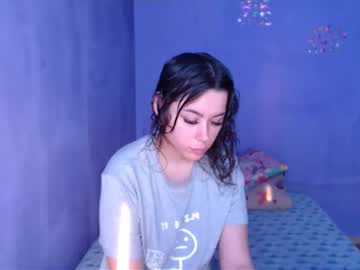 Prettyjulliette Chaturbate stream image from February 20, 2025